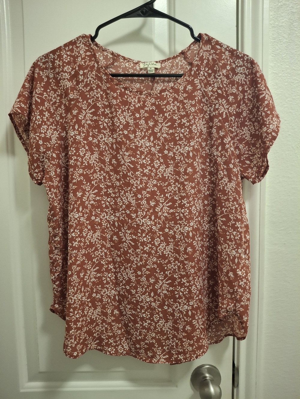 Lily White Rust Floral Short Sleeve Blouse